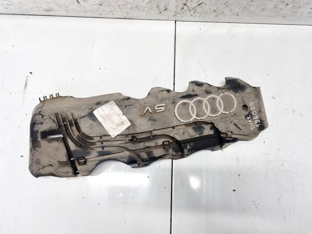 06A103935 Audi A3 1996 Osłona dekoracyjna silnika