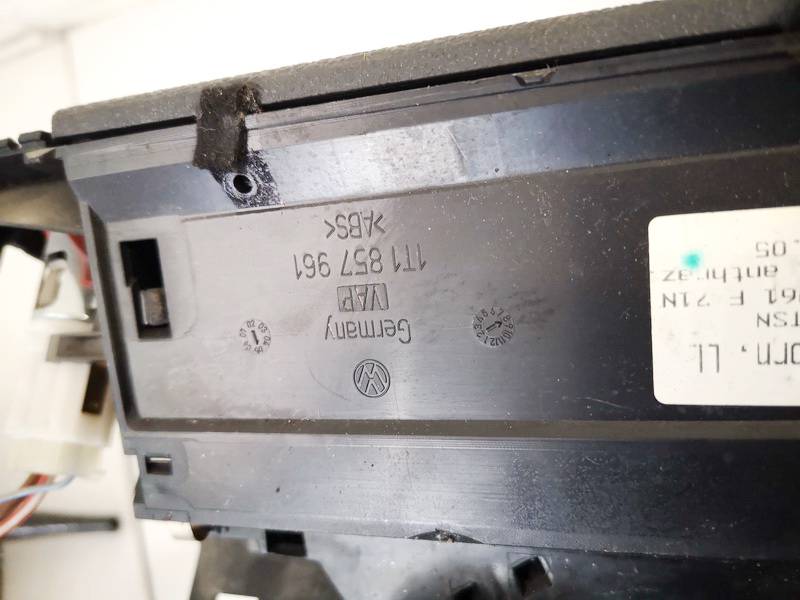 1T1857961 Volkswagen Touran 2005 Center Console Ashtray (Ash Tray) - Thumbnail 3