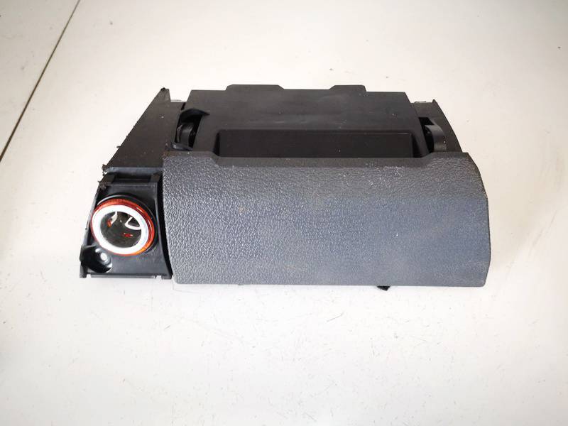 1T1857961 Volkswagen Touran 2005 Center Console Ashtray (Ash Tray)