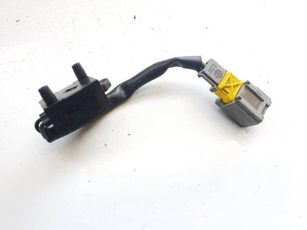 95835T02 Citroen DS3 2011 Clutch Pedal Switch (Clutch Switch)