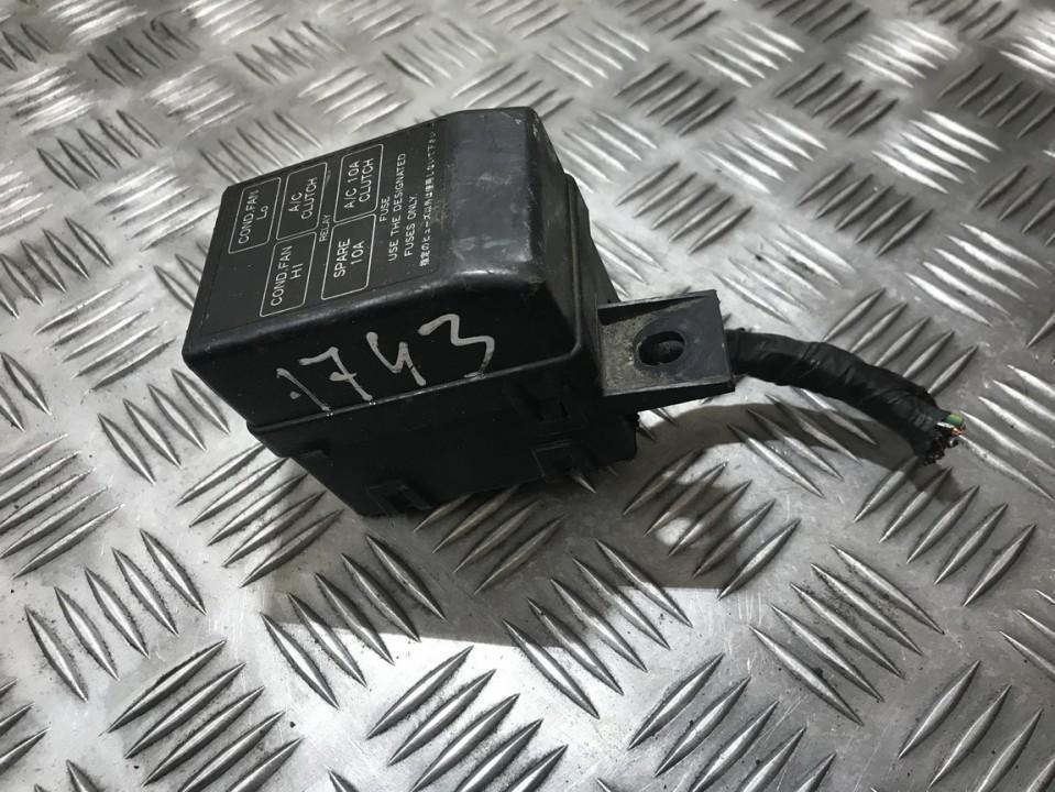 Mitsubishi Carisma 1998 Fuse box