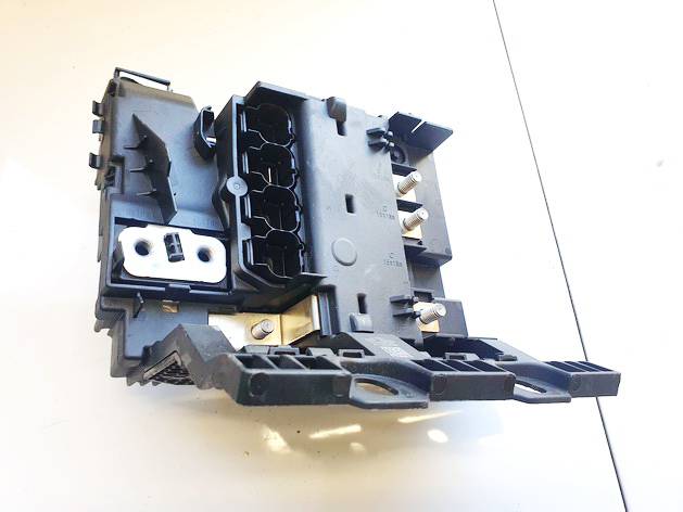 680294302 BMW 5-Series 2017 Drošinātāju kārba