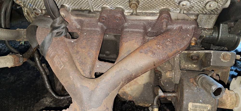 Chrysler Voyager 1999 Exhaust Manifold