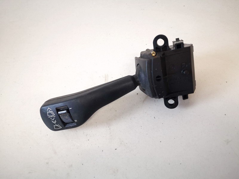 8363669M BMW 3-Series 2002 Pyyhkijän vipu