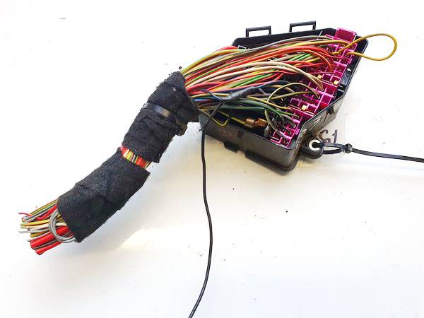 8D1941824 Audi A6 2003 Fuse box - Thumbnail 3