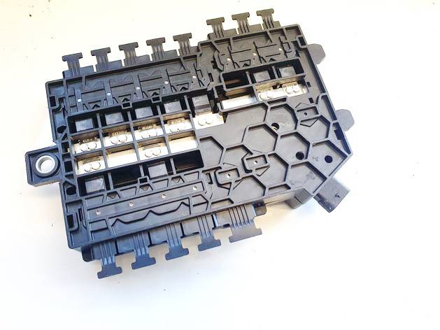 A2055402850 Mercedes-Benz C-CLASS 2017 Skrzynka bezpieczników - Thumbnail 2