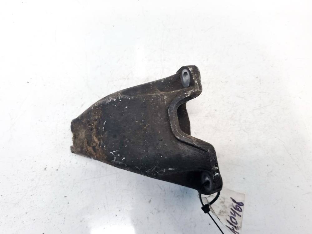 8D0399113AB Volkswagen Passat 1997 Engine Mount Bracket and Gearbox Mount Bracket