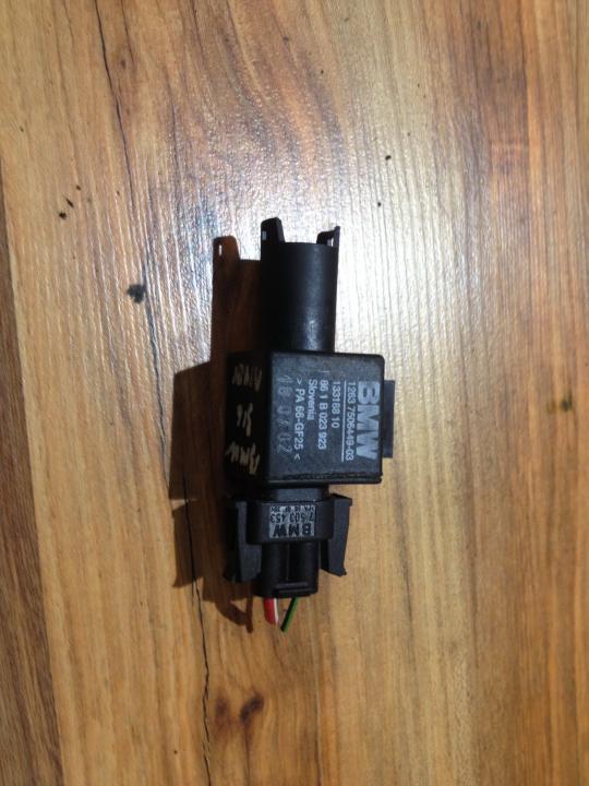 861B023923 BMW 3-Series 2002 Relay module