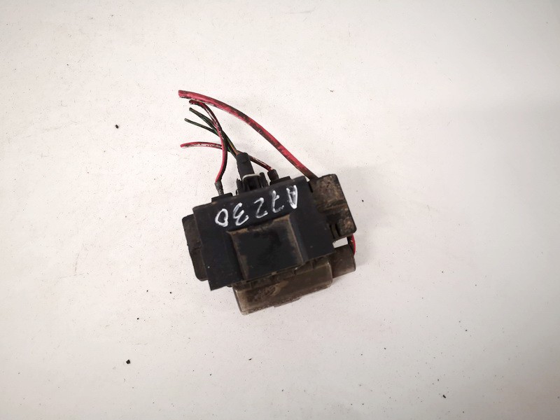 9162929 899064000 Glow plug relay Volvo V70 1999 2.5L EIS01484463