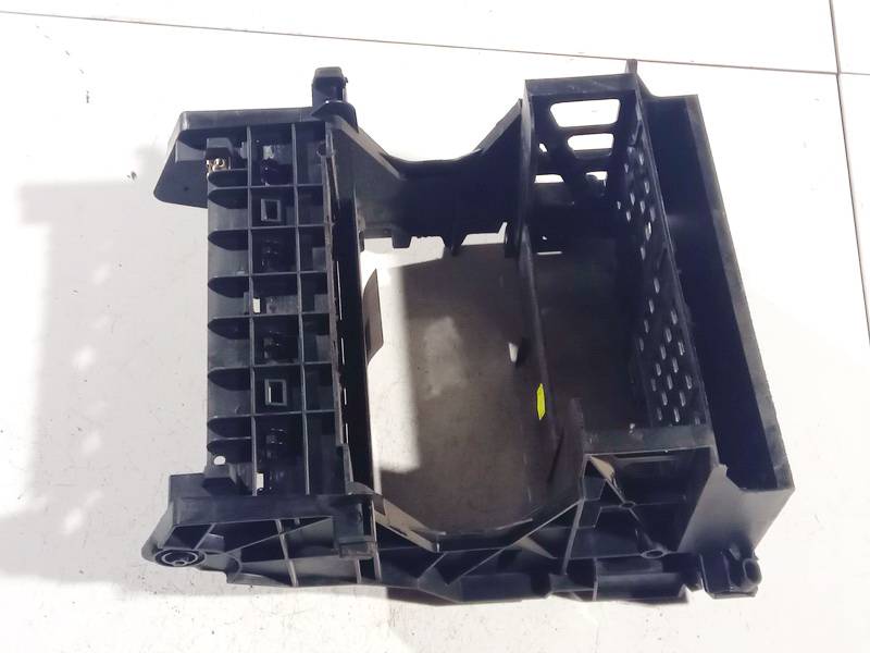 Audi A4 2006 Saugikliu deze