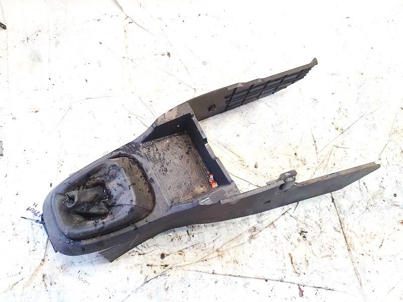 MR381217 Mitsubishi Carisma 2002 Salona apdare (plastmasas)