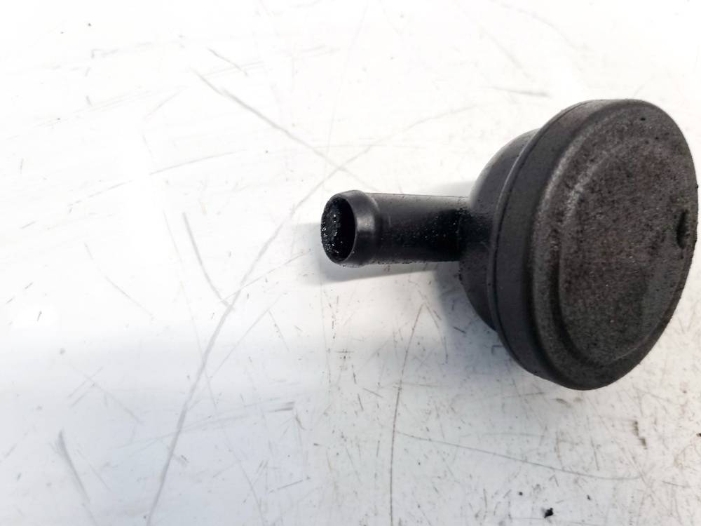 8200045745 Renault Scenic 2004 Vacuum pump - Breather (PCV Engine Breather Valve)
