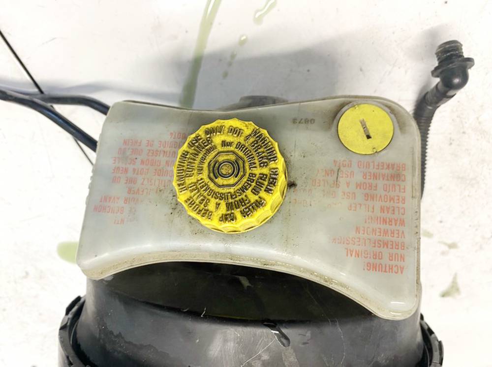 8E0611301E Audi A4 2004 Brake Master Cylinder Reservoir