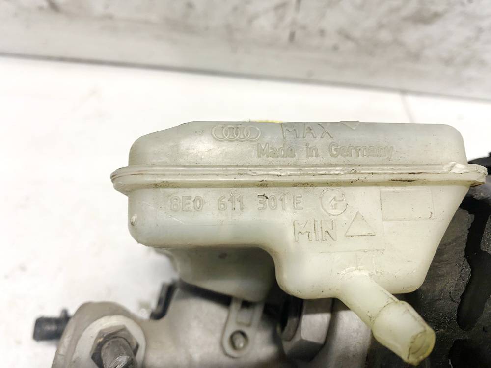 8E0611301E Audi A4 2004 Brake Master Cylinder Reservoir - Thumbnail 3