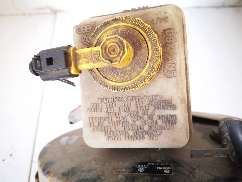 L481402 Audi A3 1997 Brake Master Cylinder Reservoir