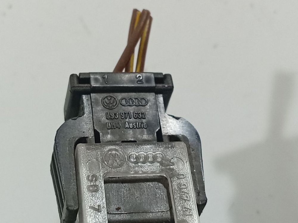 893971632 Audi A3 2003 Interior lighting - Thumbnail 4