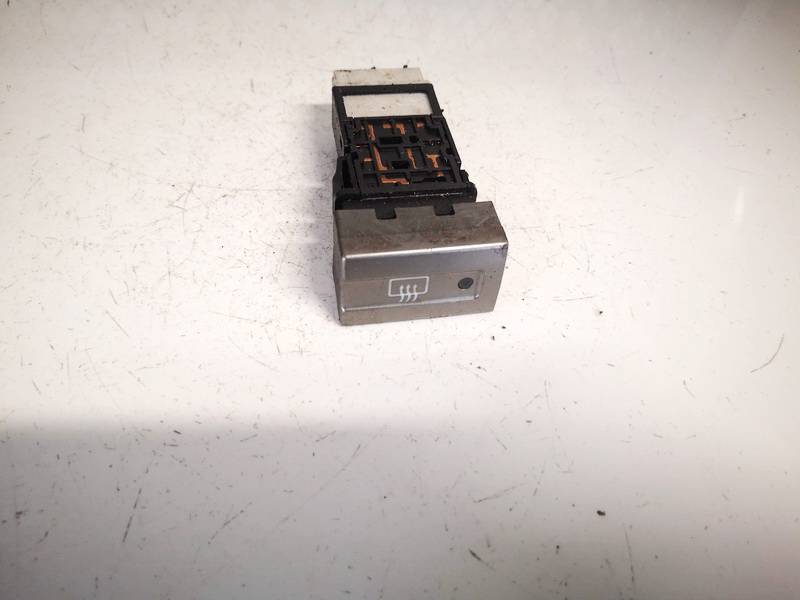 NILES06016 Nissan X-Trail 2002 Tuulilasinlämmittimen kytkin