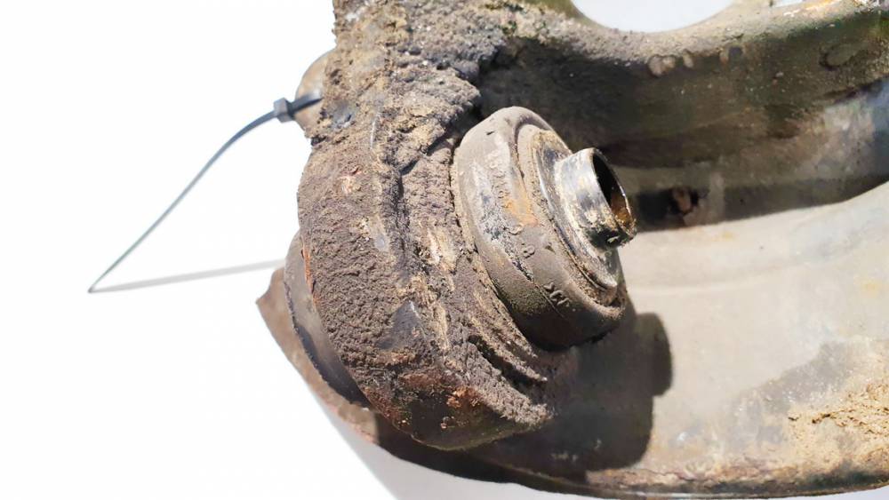 BMW 5-Series 1999 Steering Knuckle - REAR LEFT - Thumbnail 3