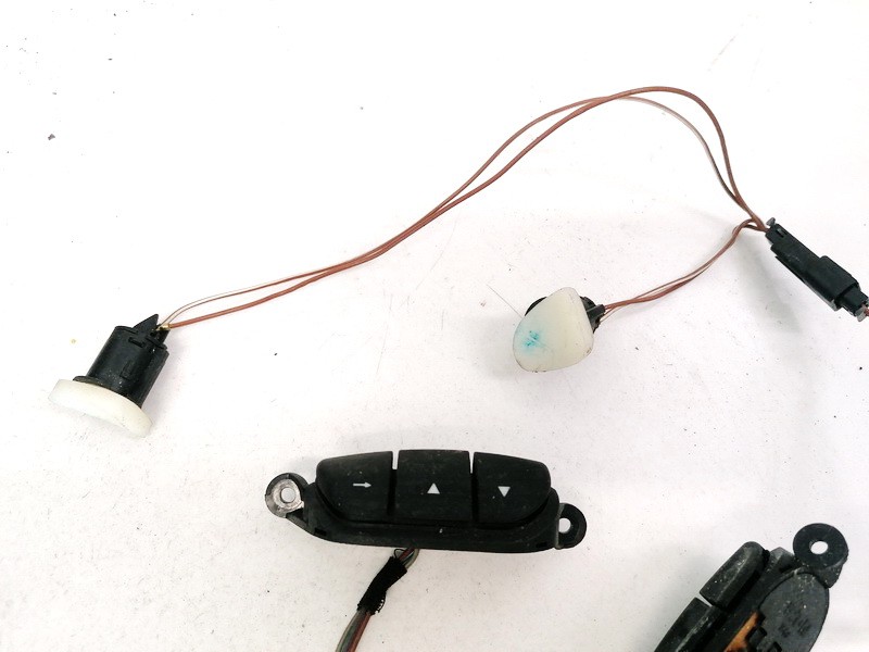 90508669 Opel Vectra 1999 Holden Steering Wheel Button - Thumbnail 3