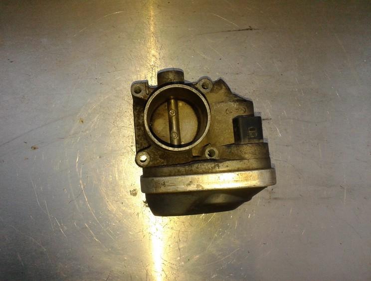 036133062N Volkswagen Polo 2005 Suurella Virtaamalla Varustettu Kaasuläpän