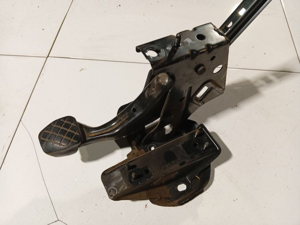 Audi A3 2001 Clutch pedal - Thumbnail 3