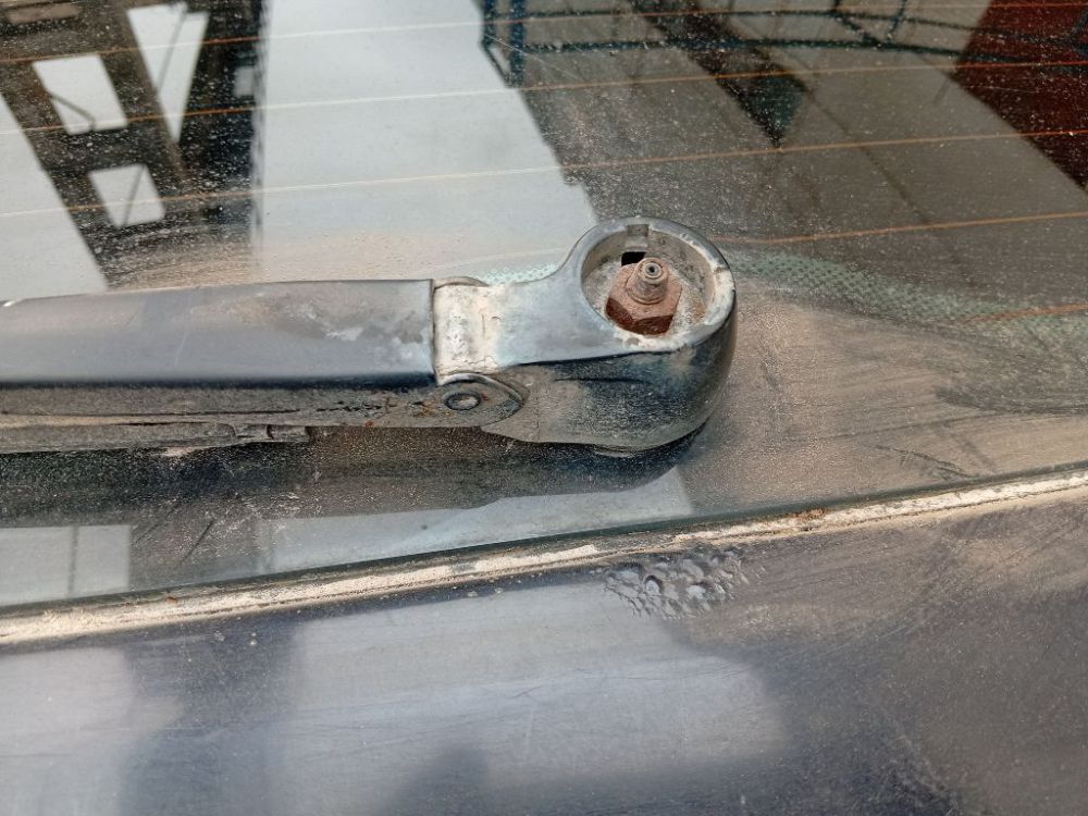 Audi A4 1996 Galinio lango valytuvu varikliukas G. - Thumbnail 4