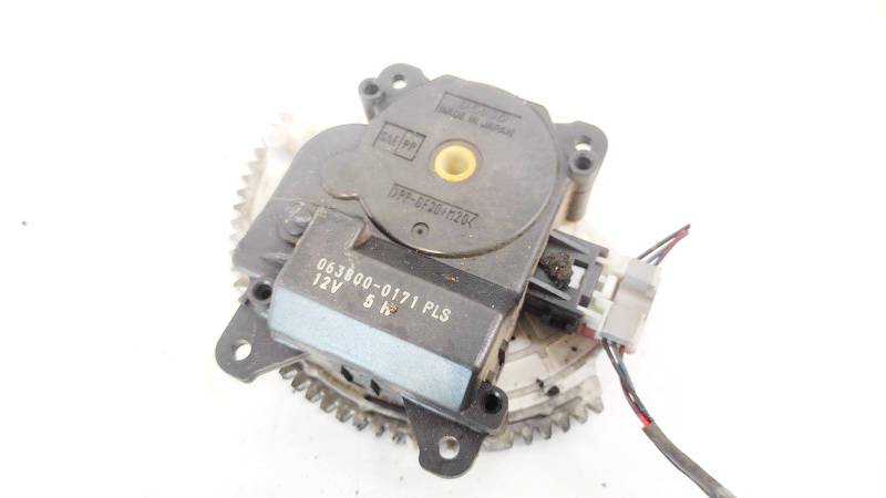 0638000171 Toyota Yaris 2004 Peciuko sklendes varikliukas - Thumbnail 3