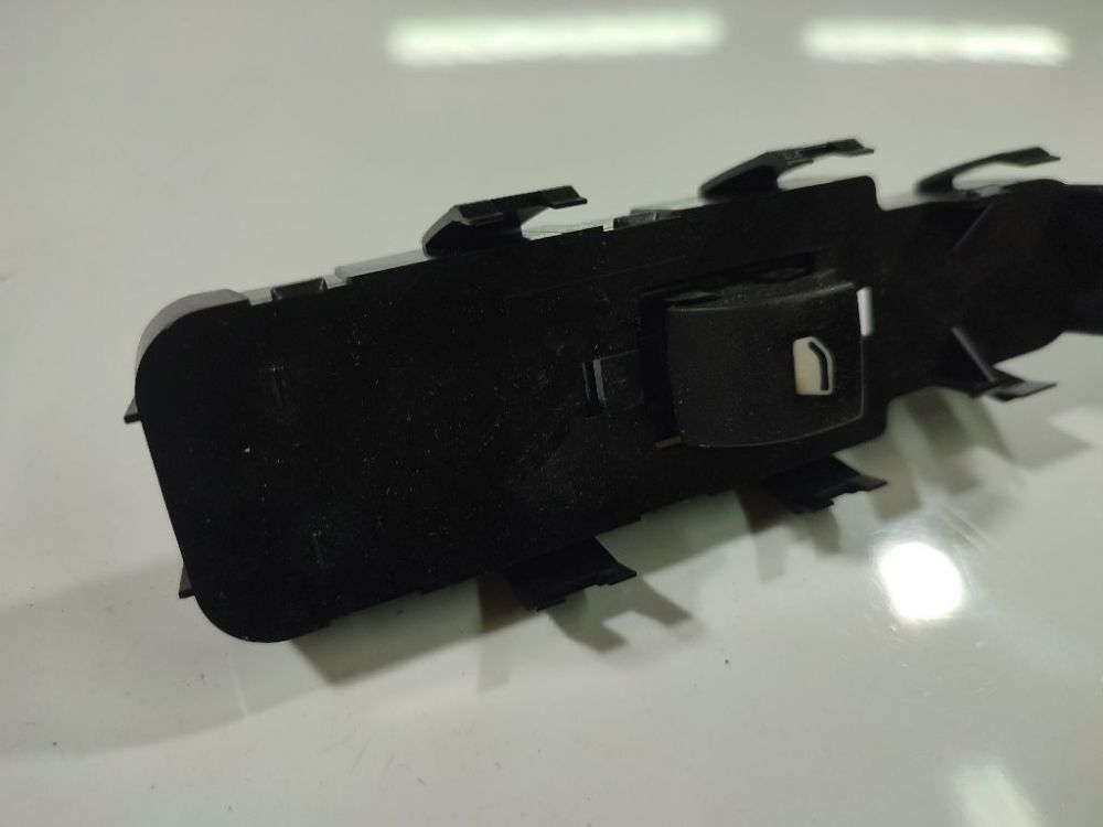 Citroen C4 2006 Stiklo valdymo mygtukas (lango pakeliko mygtukai) - Thumbnail 2