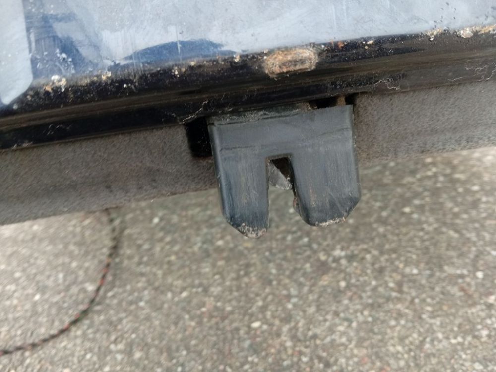 Audi A4 1996 Aizmugurējā vāka slēdzene - AIZMUGURE - Thumbnail 2