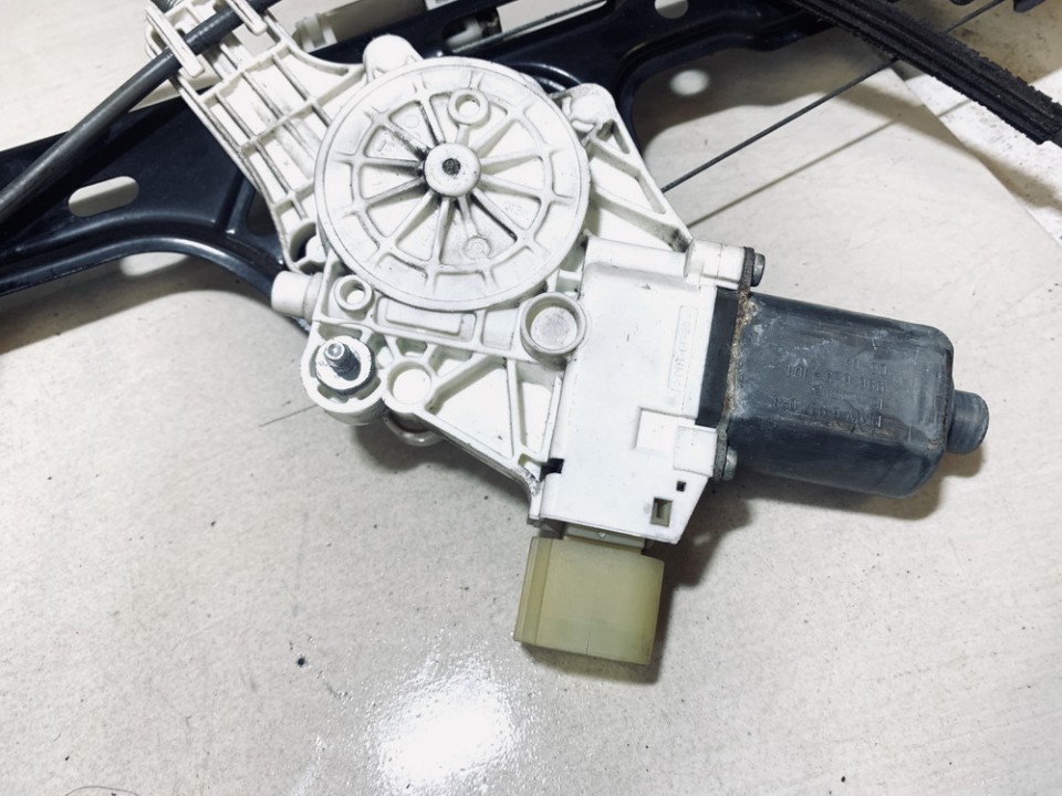 0130822227 BMW 1-Series 2006 Window Motor - FRONT LEFT