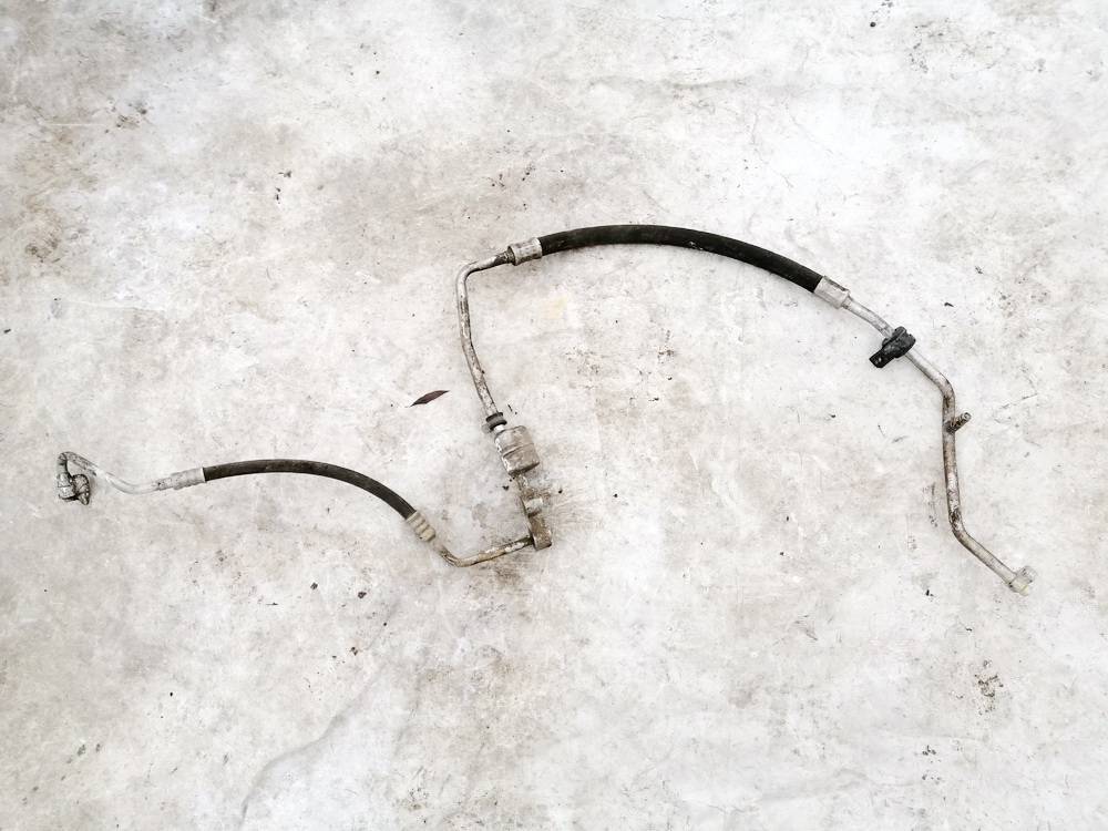 BMW 1-Series 2004 Kondicioniera caurulīte / šļūtene