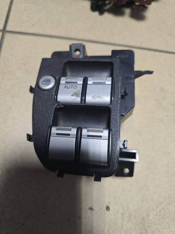 070530 Honda FR-V 2008 Power window control (Window Regulator-Window Switch)