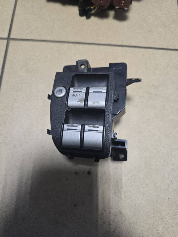 070530 Honda FR-V 2008 Power window control (Window Regulator-Window Switch) - Thumbnail 2