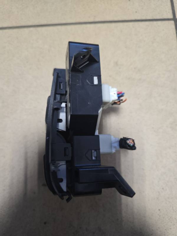 070530 Honda FR-V 2008 Power window control (Window Regulator-Window Switch) - Thumbnail 4