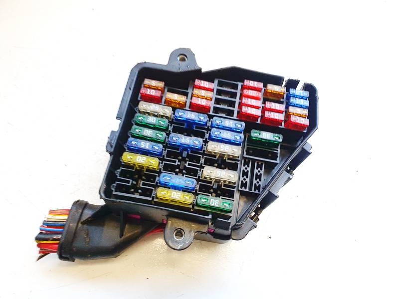 Volkswagen Passat 2005 Fuse box - Thumbnail 2