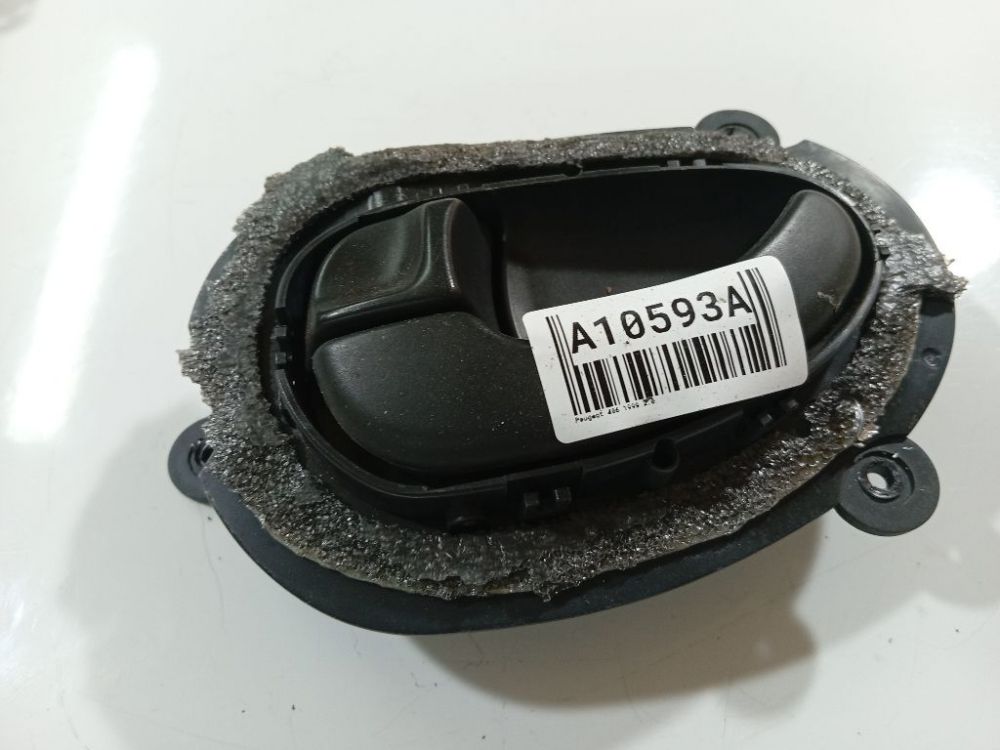 9616307577 Peugeot 406 1999 Door Handle Interior - REAR LEFT