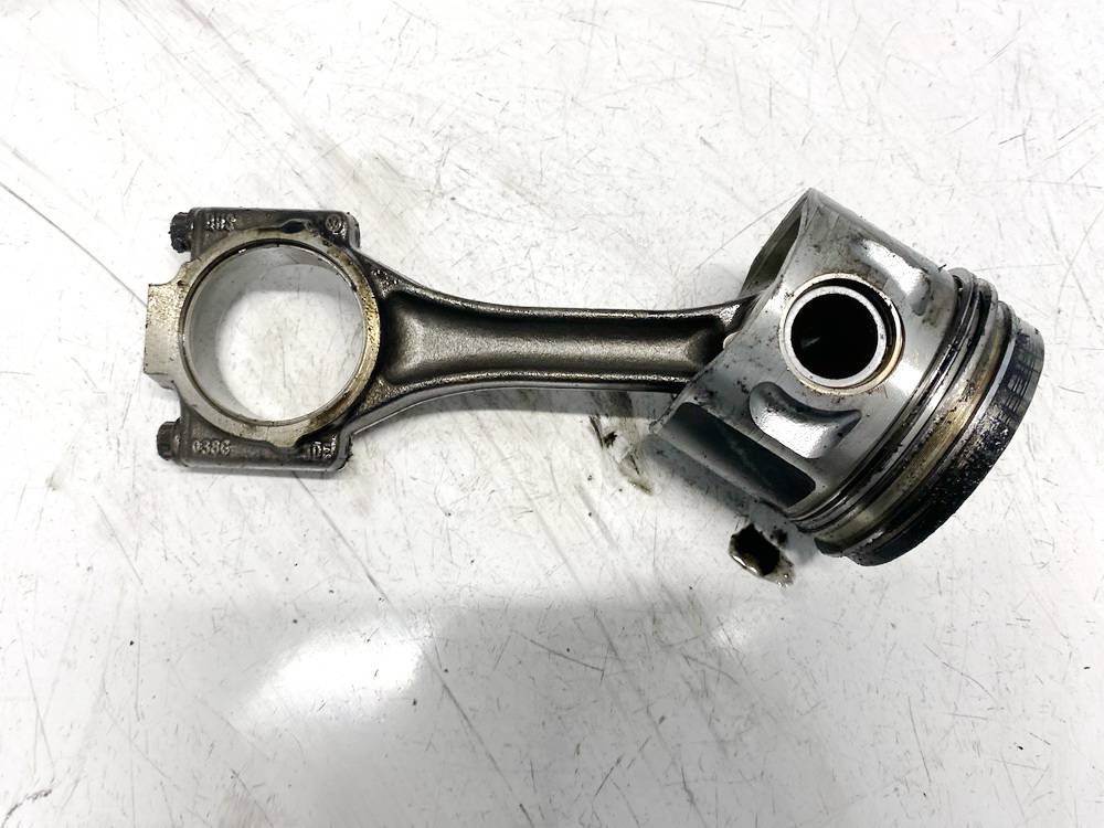 038GDE Skoda Fabia 2005 Stumoklis su svaistikliu