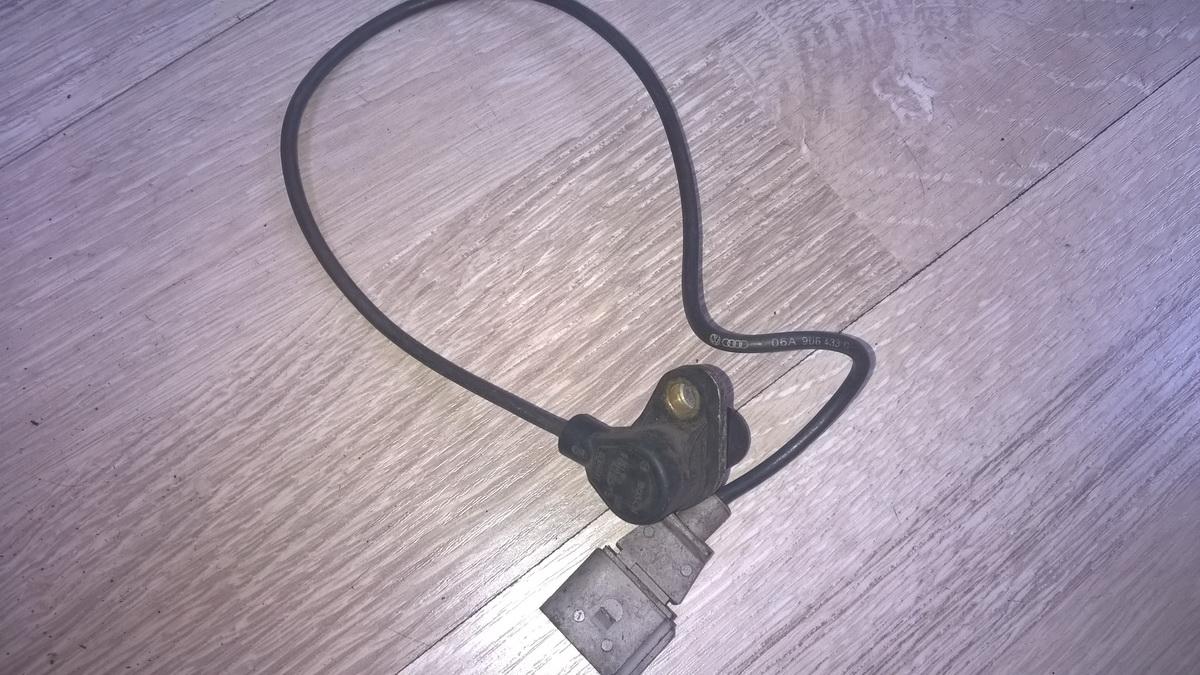 06a906433c 0261210148 Crankshaft Position Sensor Volkswagen Passat 1999
