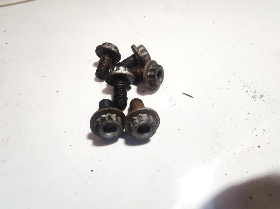 Toyota Yaris 2004 Śruba koła zamachowego