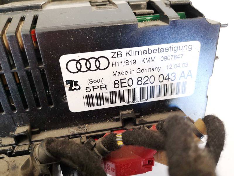 8E0820043AA Audi A4 2004 Panel sterowania klimatyzacją (przełączniki ogrzewania) - Thumbnail 3