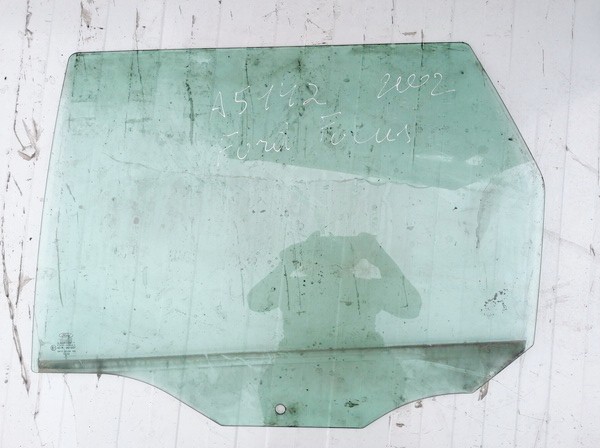 Ford Focus 2002 Door-Drop Glass - REAR LEFT