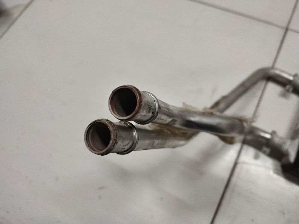 Chrysler 300C 2005 Salono peciuko radiatorius - Thumbnail 4