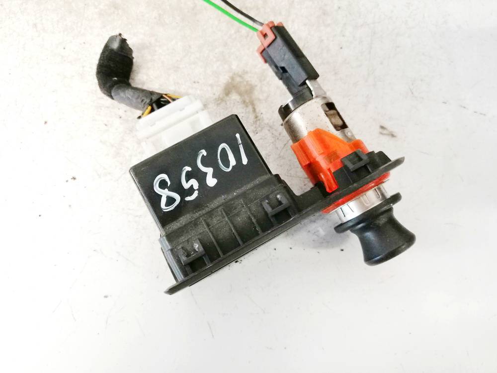 961201P000 Kia Venga 2011 Tupakansytytin (Sytytin)