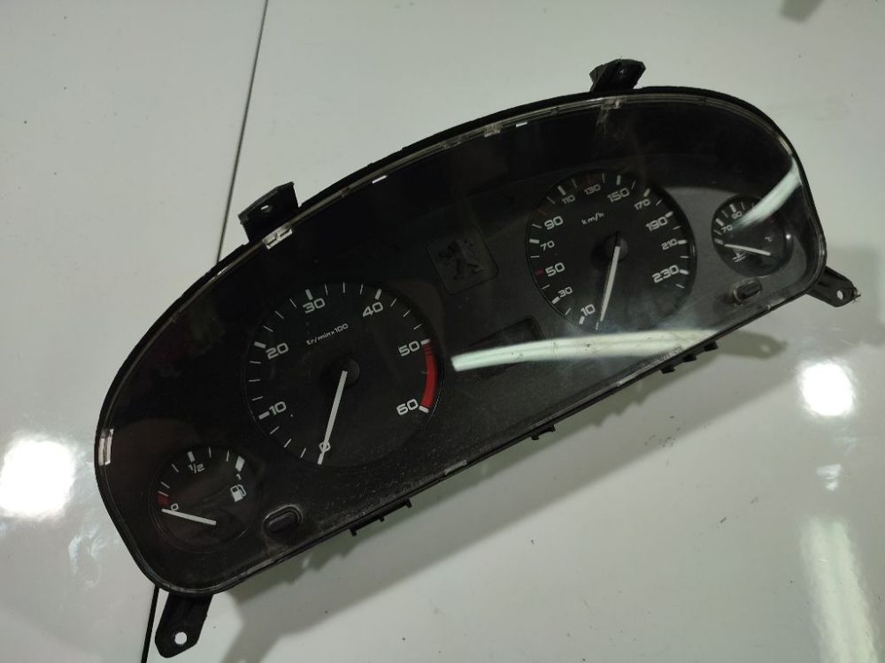110008882002 Peugeot 406 1999 Щиток приборов - Автомобильный спидометр