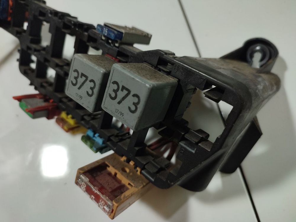 8A0937530 Volkswagen Passat 1999 Saugikliu deze - Thumbnail 2