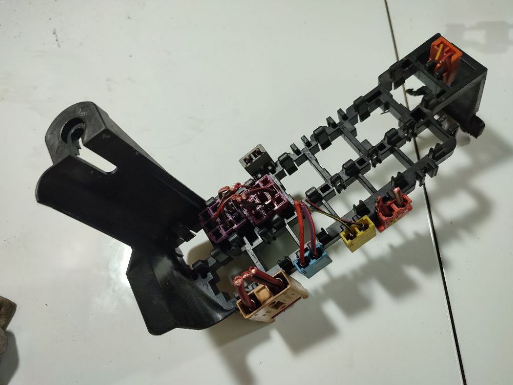 8A0937530 Volkswagen Passat 1999 Saugikliu deze - Thumbnail 3