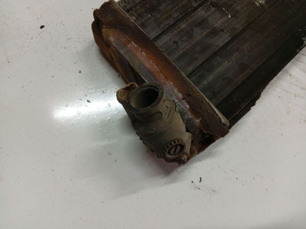 Audi A6 1996 Salono peciuko radiatorius - Thumbnail 2