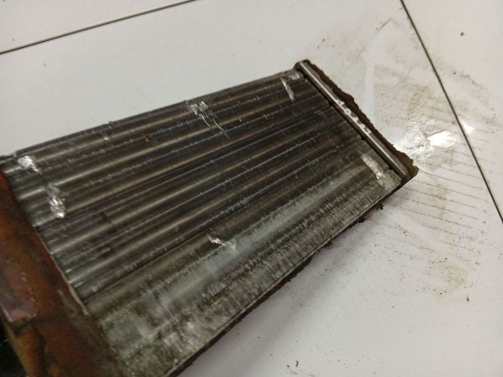 Audi A6 1996 Salono peciuko radiatorius - Thumbnail 4