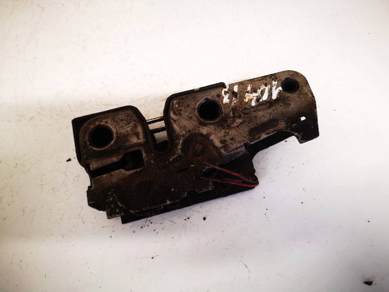 Skoda Superb 2010 Zamek maski