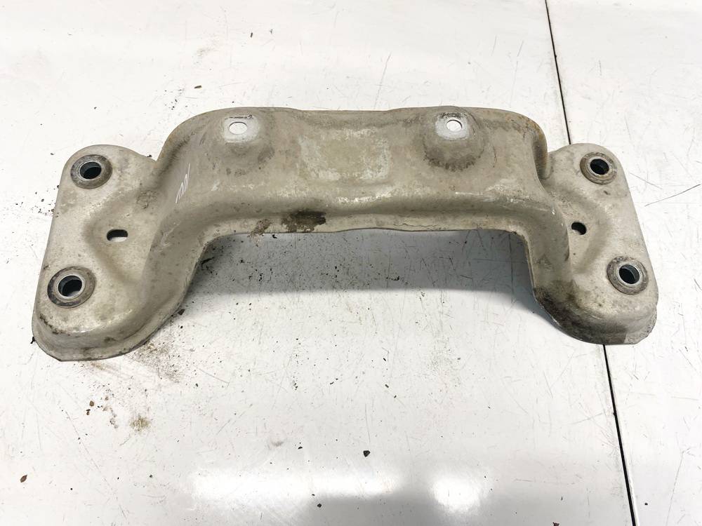 Volvo XC 60 2012 Kardaanin ripustuslaakeri